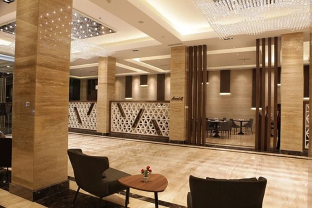 Pyramid Suites 10/54