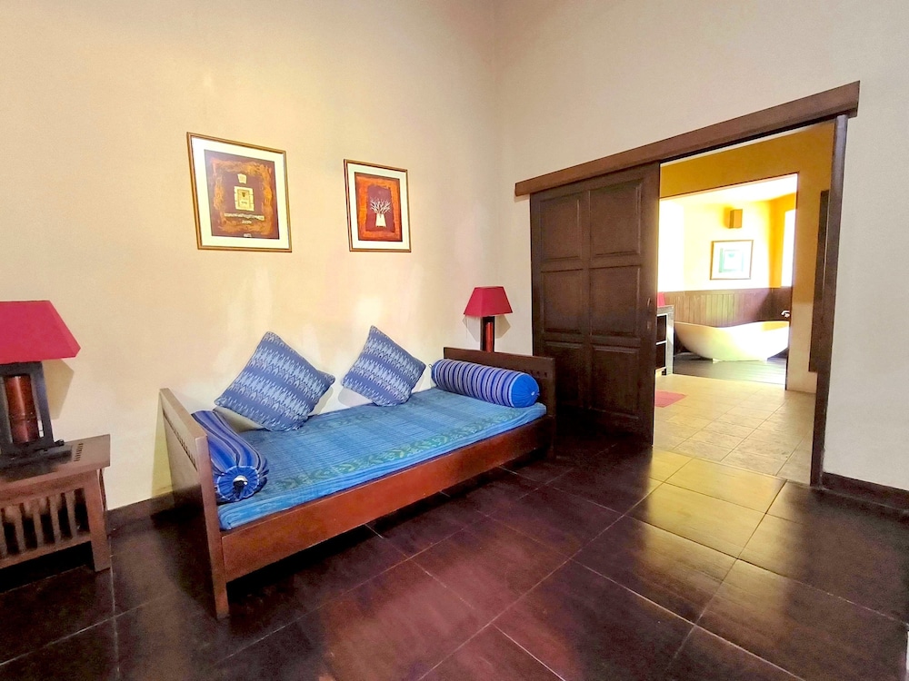 3 BEDROOMS, VILLA, PRIVATE POOL