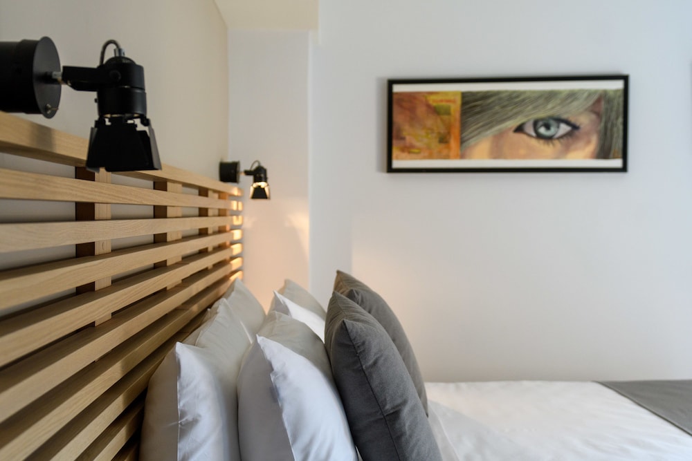 Fos Downtown Suites 16/50