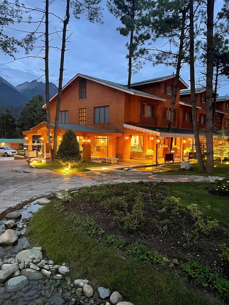 Radisson Golf Resort Pahalgam 1/61