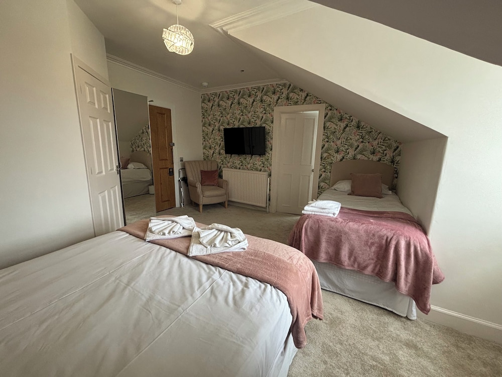 Clarin Guest House 20/28