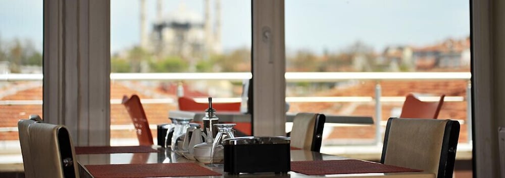 Saray Hotel 37/47