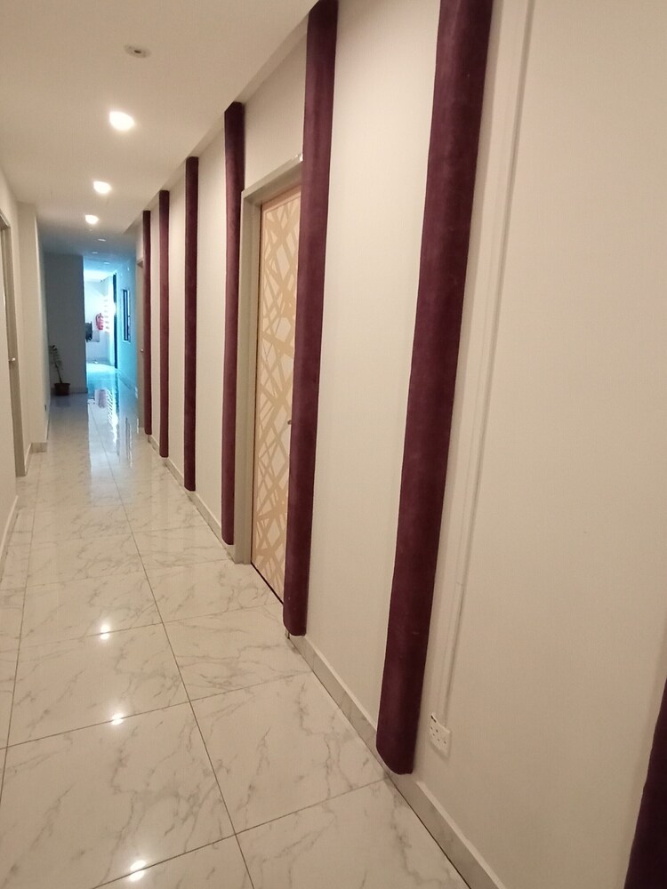 D' Hotel 15/23