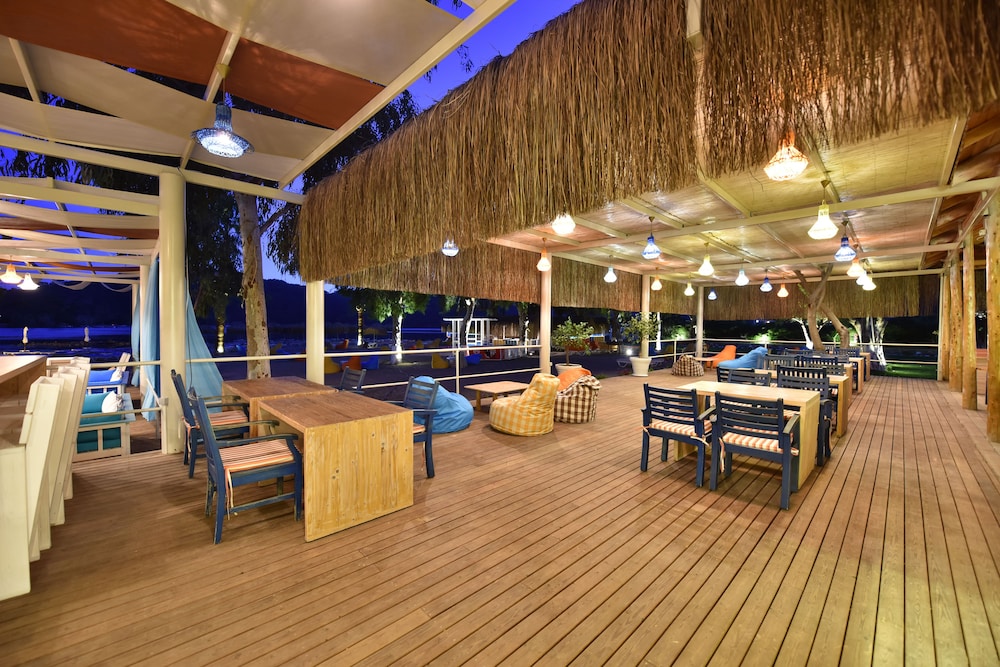 Sugar Beach Club 10/61