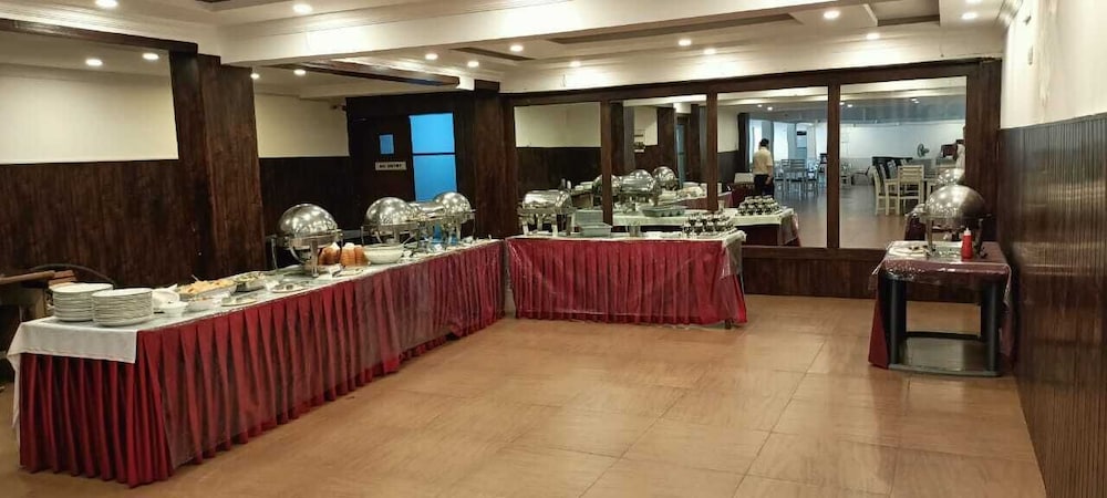 Sun City Hotel 24/52