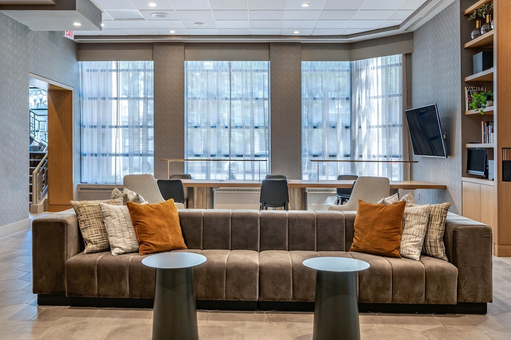 Sheraton Suites Wilmington Downtown 22/55