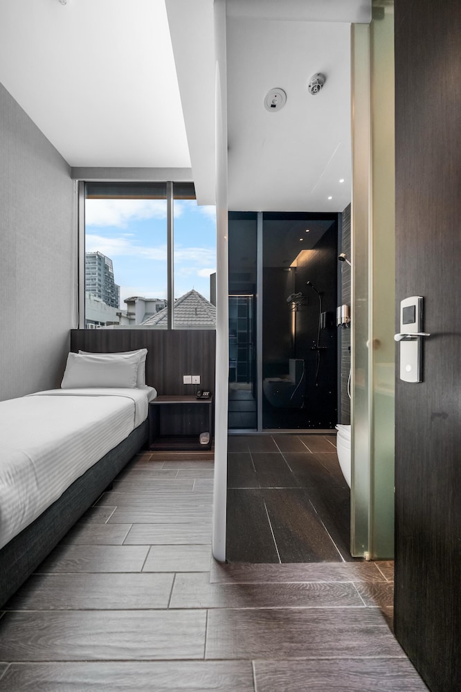 Beverly Hotels Elements 16/27