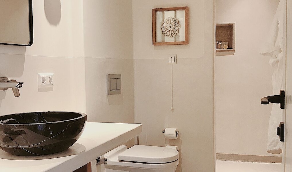 Pilos Suites 46/50