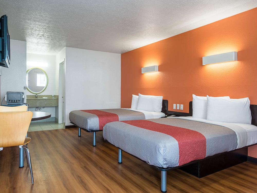 Motel6 Columbus, OH - OSU 32/54
