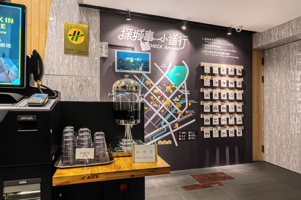 CHECK inn Taichung Zhongshan 43/50