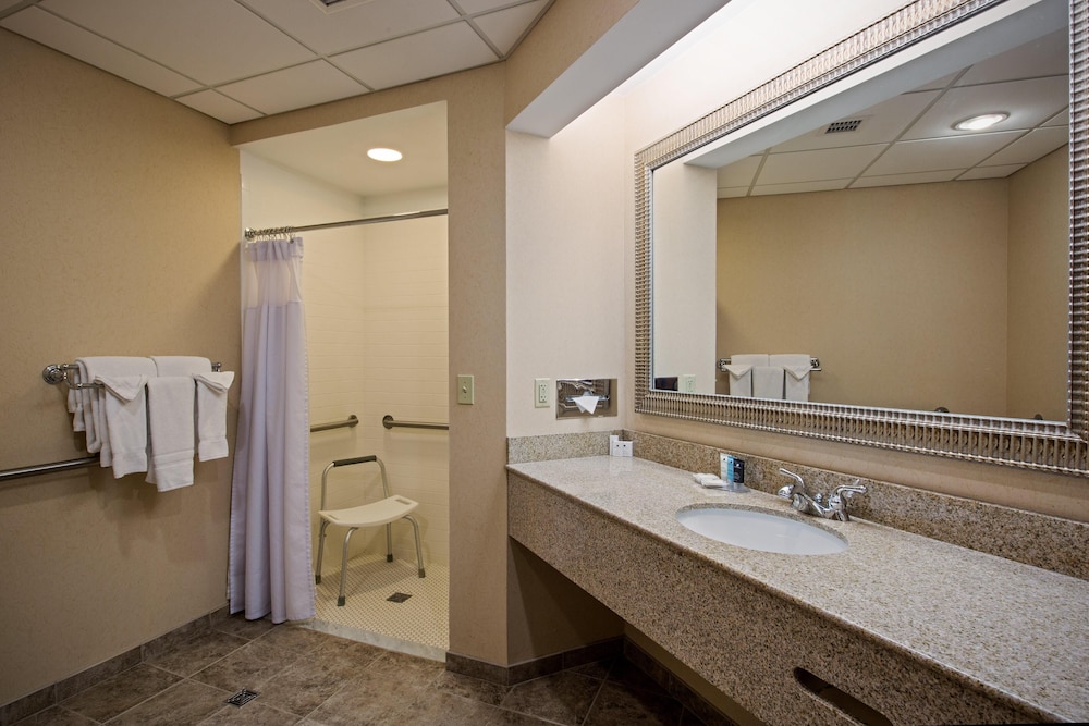 Crowne Plaza Lake Placid 67/67