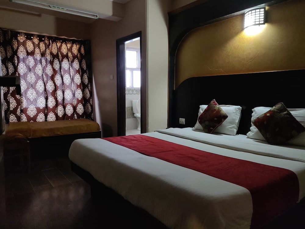 Hotel Sidharth Regency 5/34