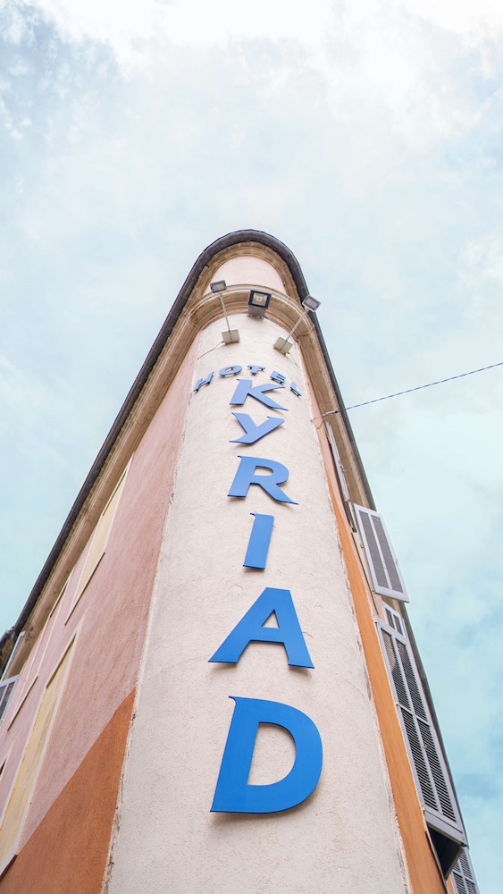 Kyriad Nimes Centre 4/60