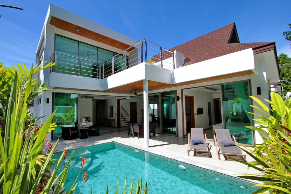 Ya Nui Beach Villas 1/53