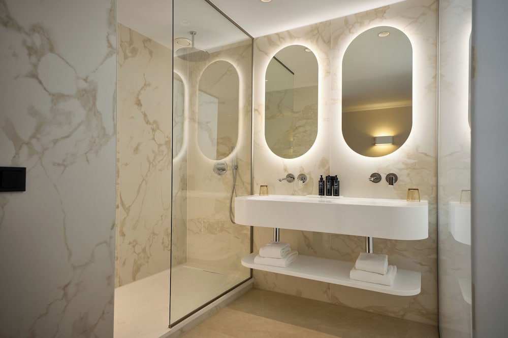 Spa, Superior, King Bed، WestCord Hotel Eindhoven 6/9