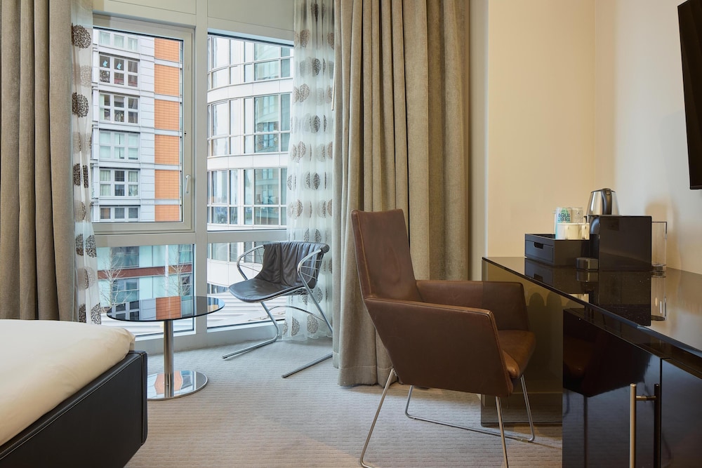 Radisson Blu Hotel, London Canary Wharf East 56/74