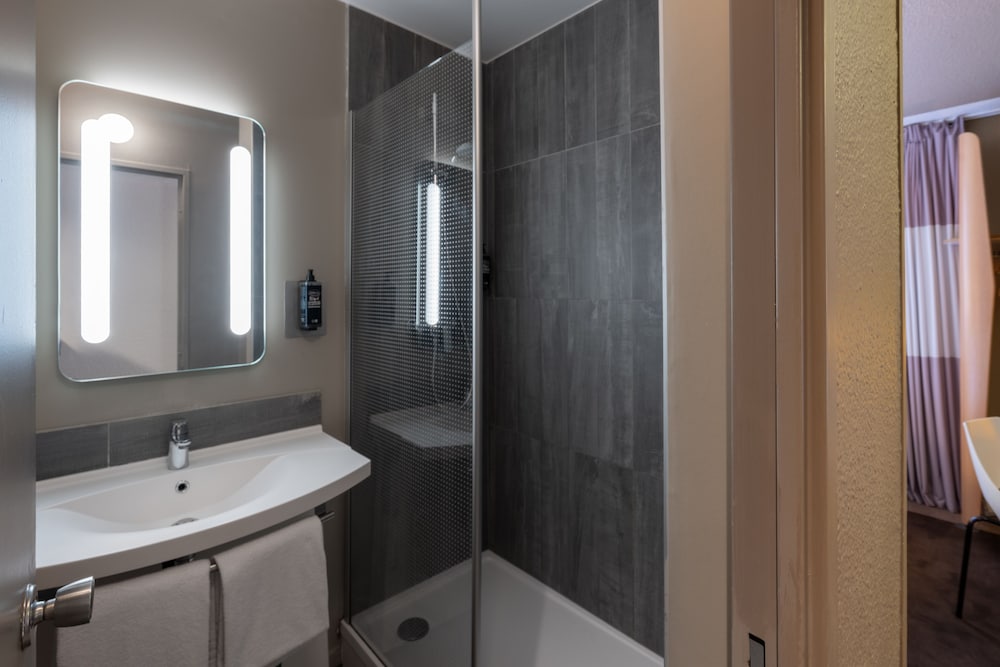 Ibis Epernay Centre Ville 63/63