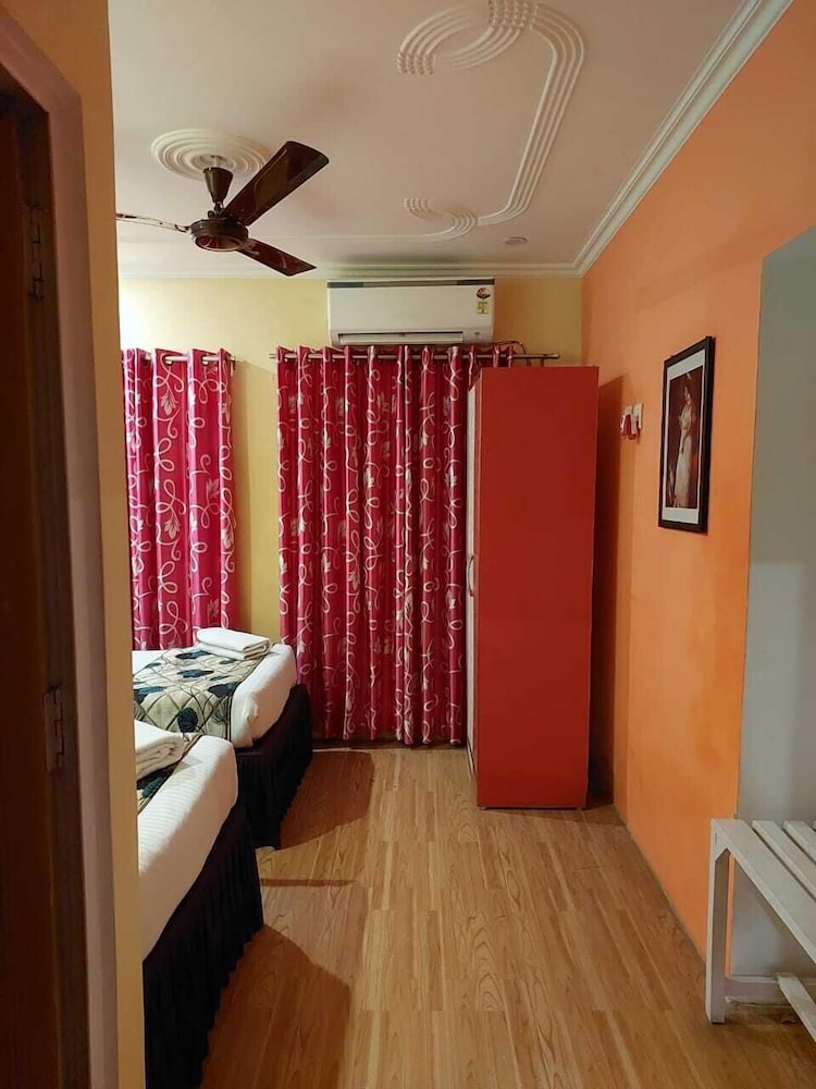 Tara Guest House 41/68