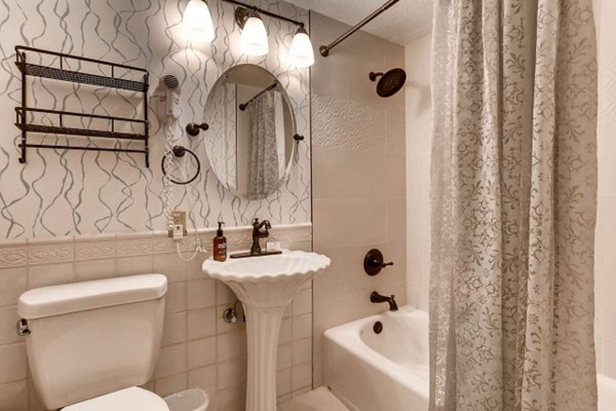 Petite, Suite، Ski Tip Lodge 3/3