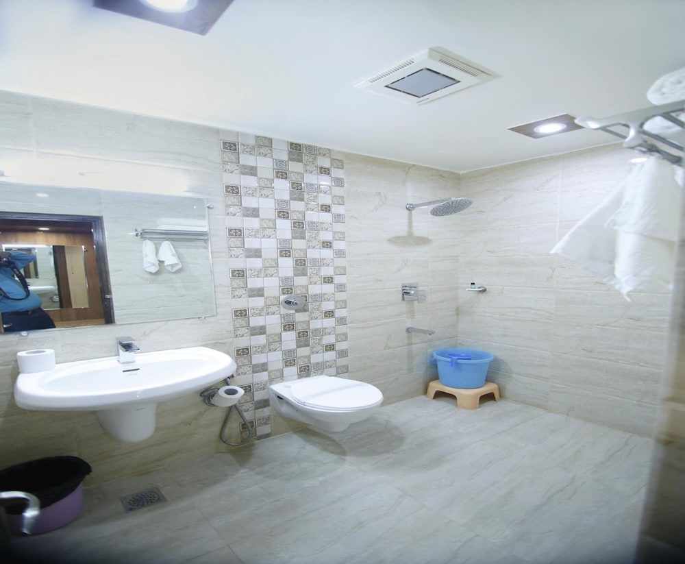 HOTEL SHEETAL REGENCY 40/41