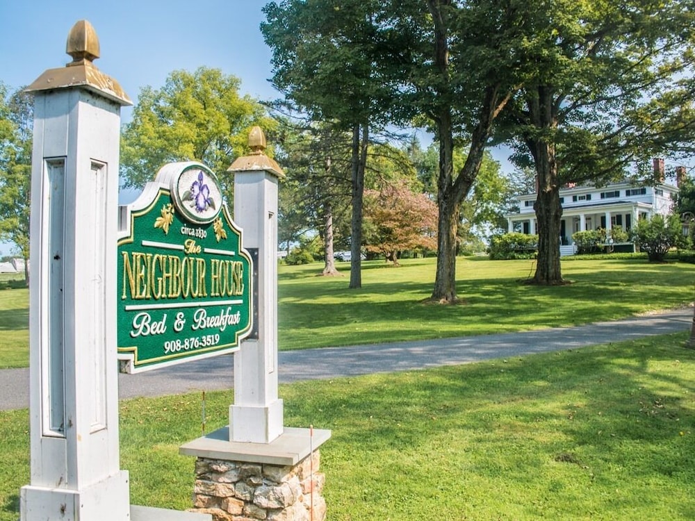 The Neighbour House B&B 22/35