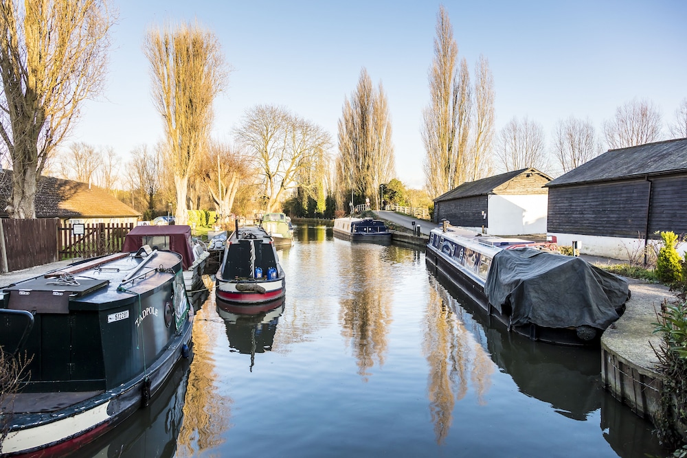 Roydon Marina Village Hotel 38/49