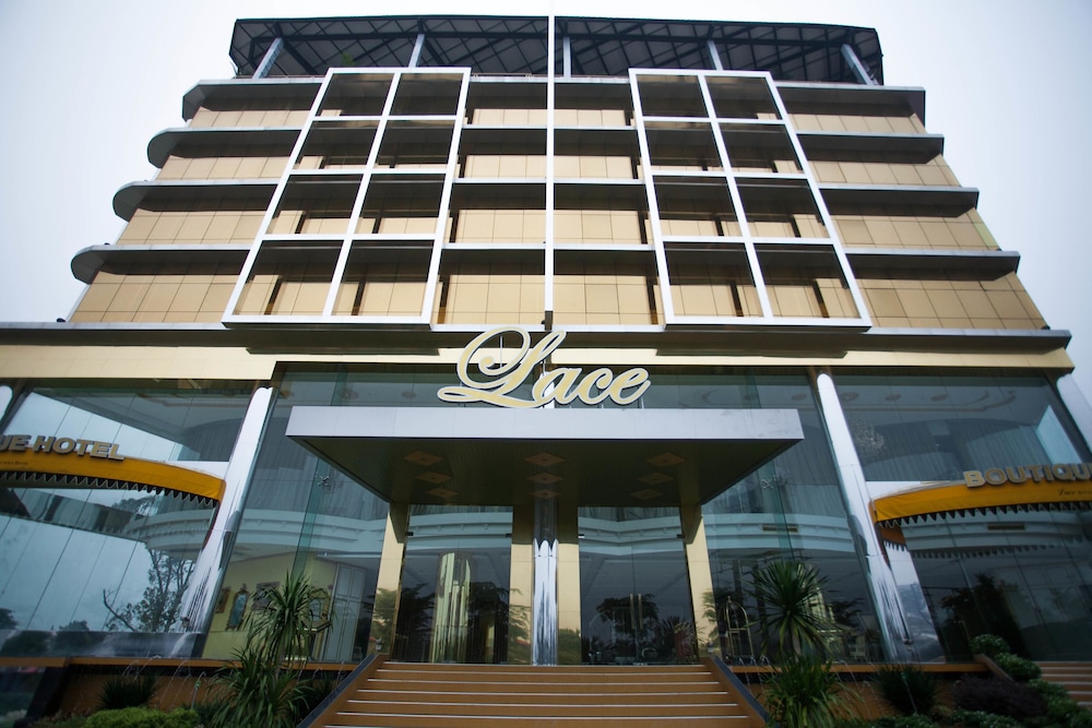 Sunday- Johor Bahru Near Mid Valley Southkey Formally Lace Boutique 2/69