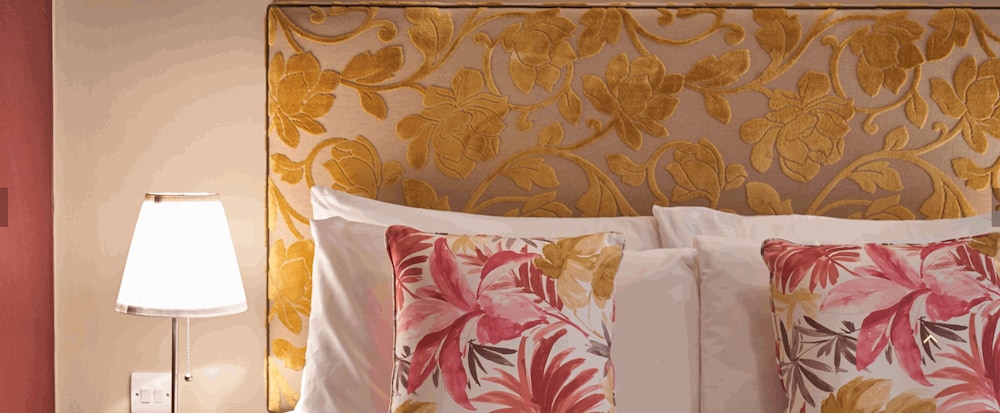 Antoinette Hotel Wimbledon 29/48
