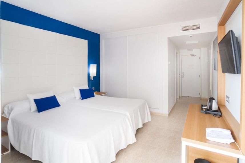 Room, Triple, Lateral Side Sea View، Ibersol Torremolinos Beach 7/10