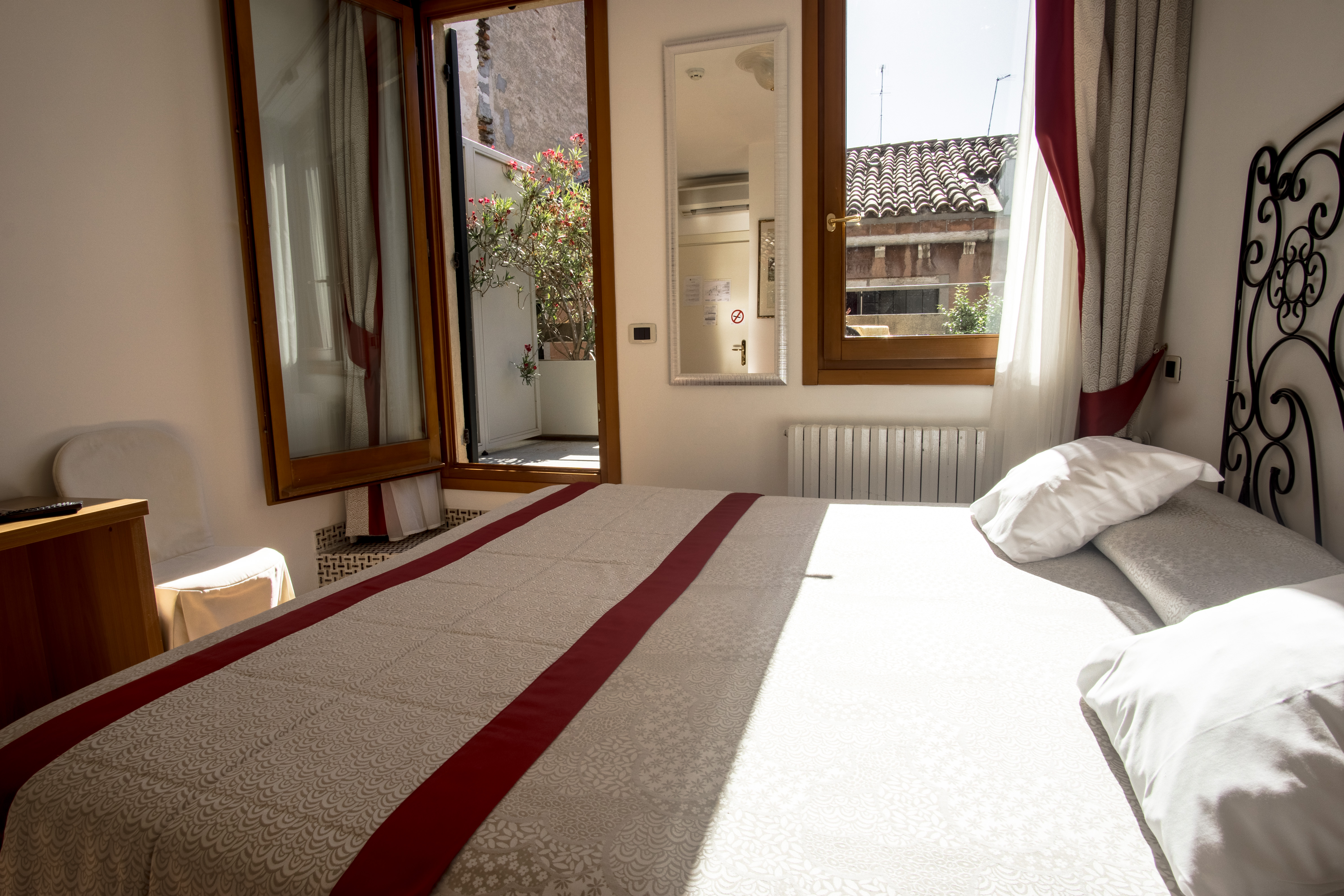 Room, Double Bed