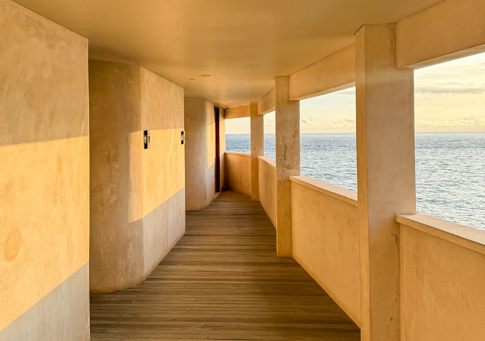 ARNA Suites and Ocean Lounge 14/46
