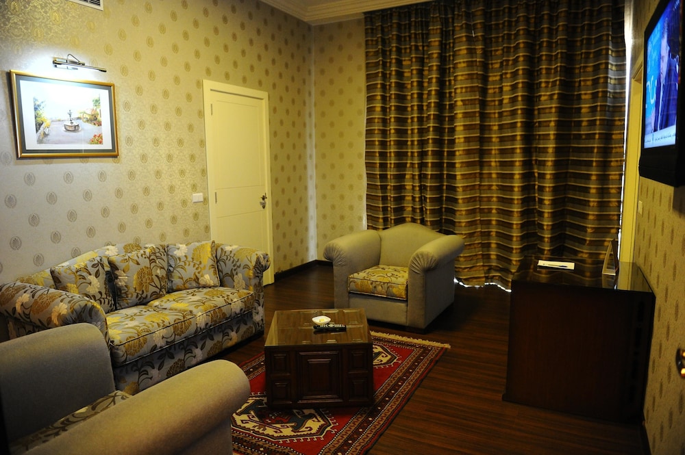 CHTAURA PARK HOTEL 38/50