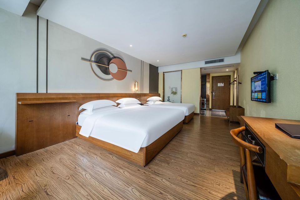 Parent Child Area, King Bed