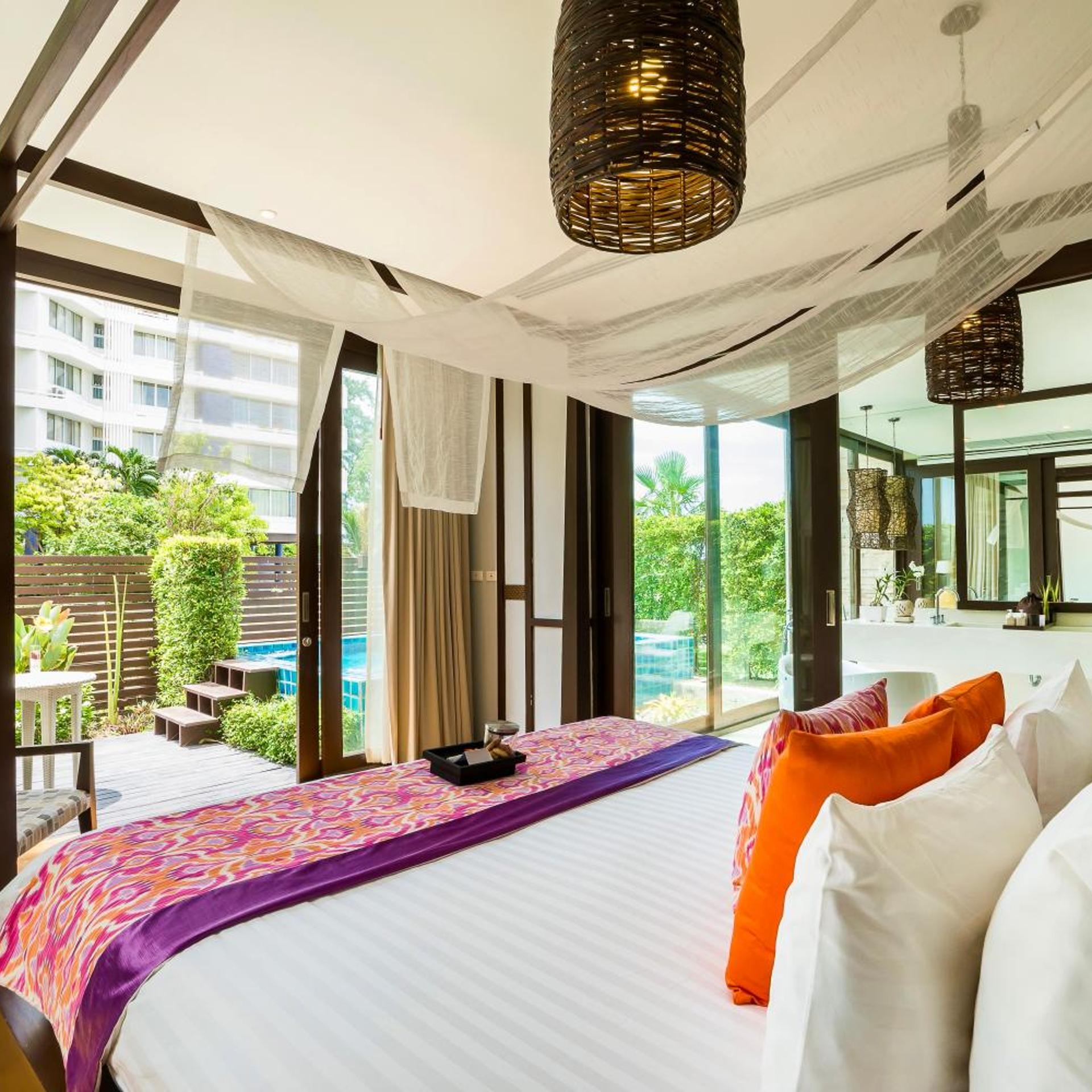 Qualia Jacuzzi Pool Villa