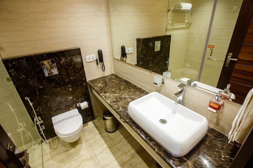 Hotel Tara Palace Daryaganj 30/32
