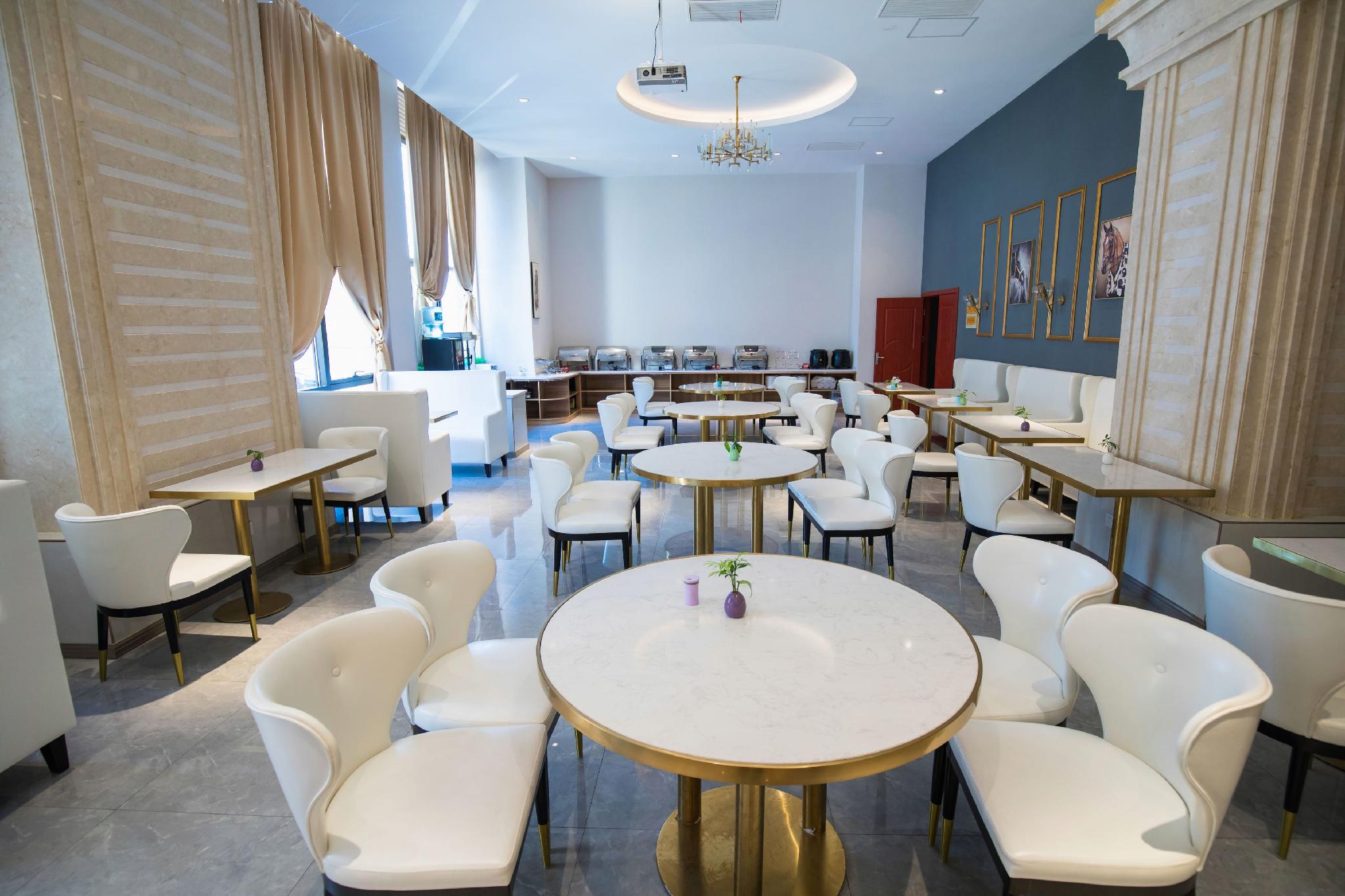 Vienna International Hotel (Shanghai Hongqiao National Exhibition and Convention Center Caobao Road) 47/47