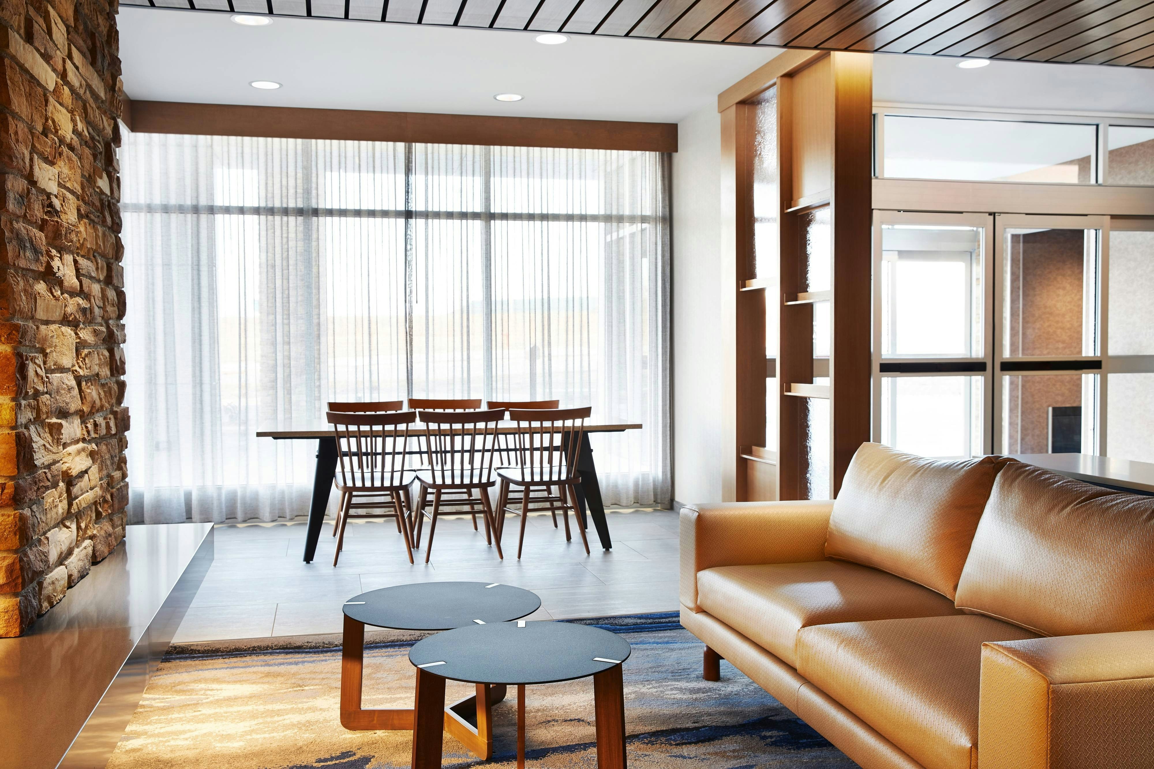 Fairfield Inn & Suites By Marriott Sheboygan 8/14