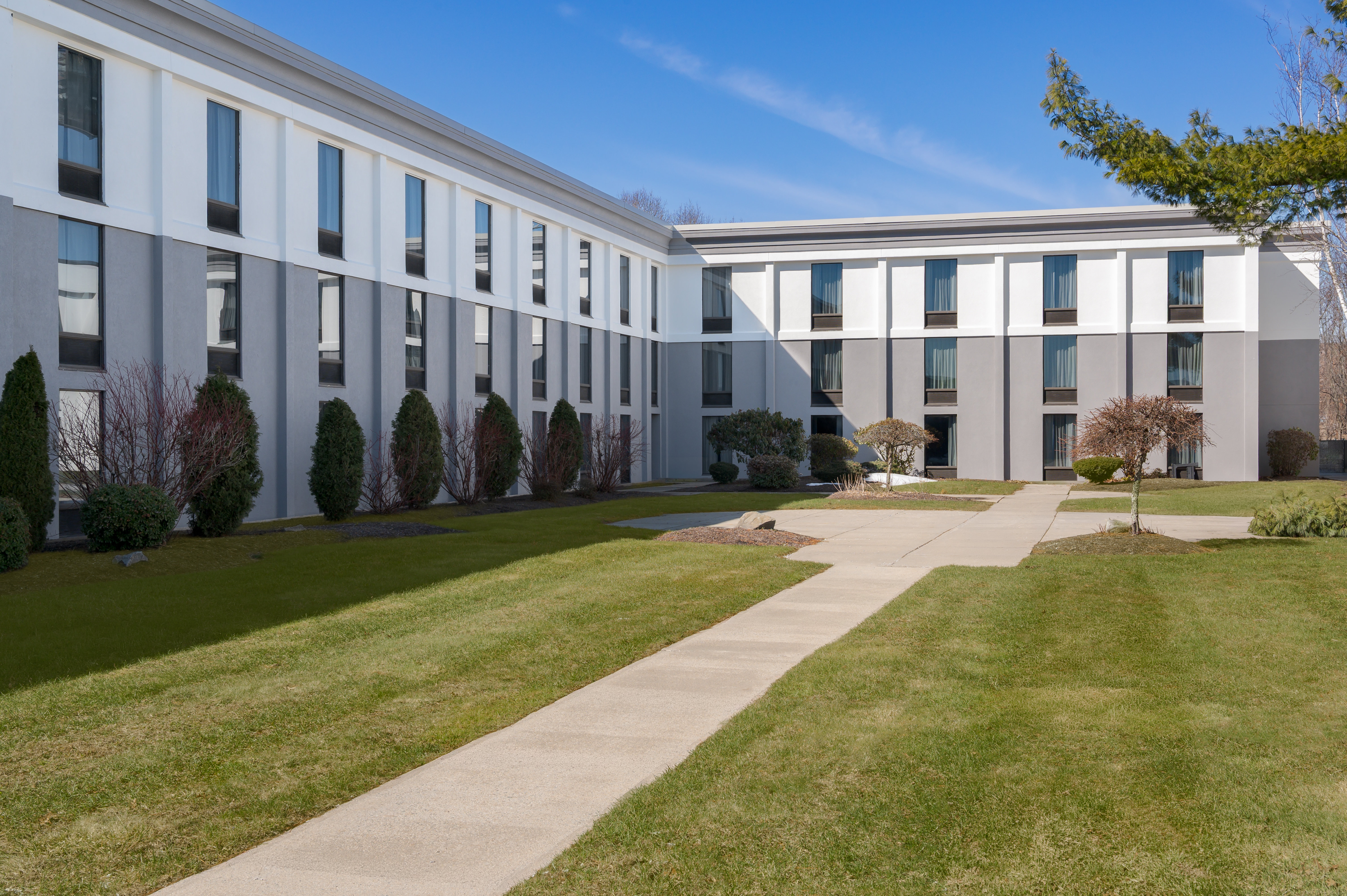 Holiday Inn Express Boston South Brockton 75/78