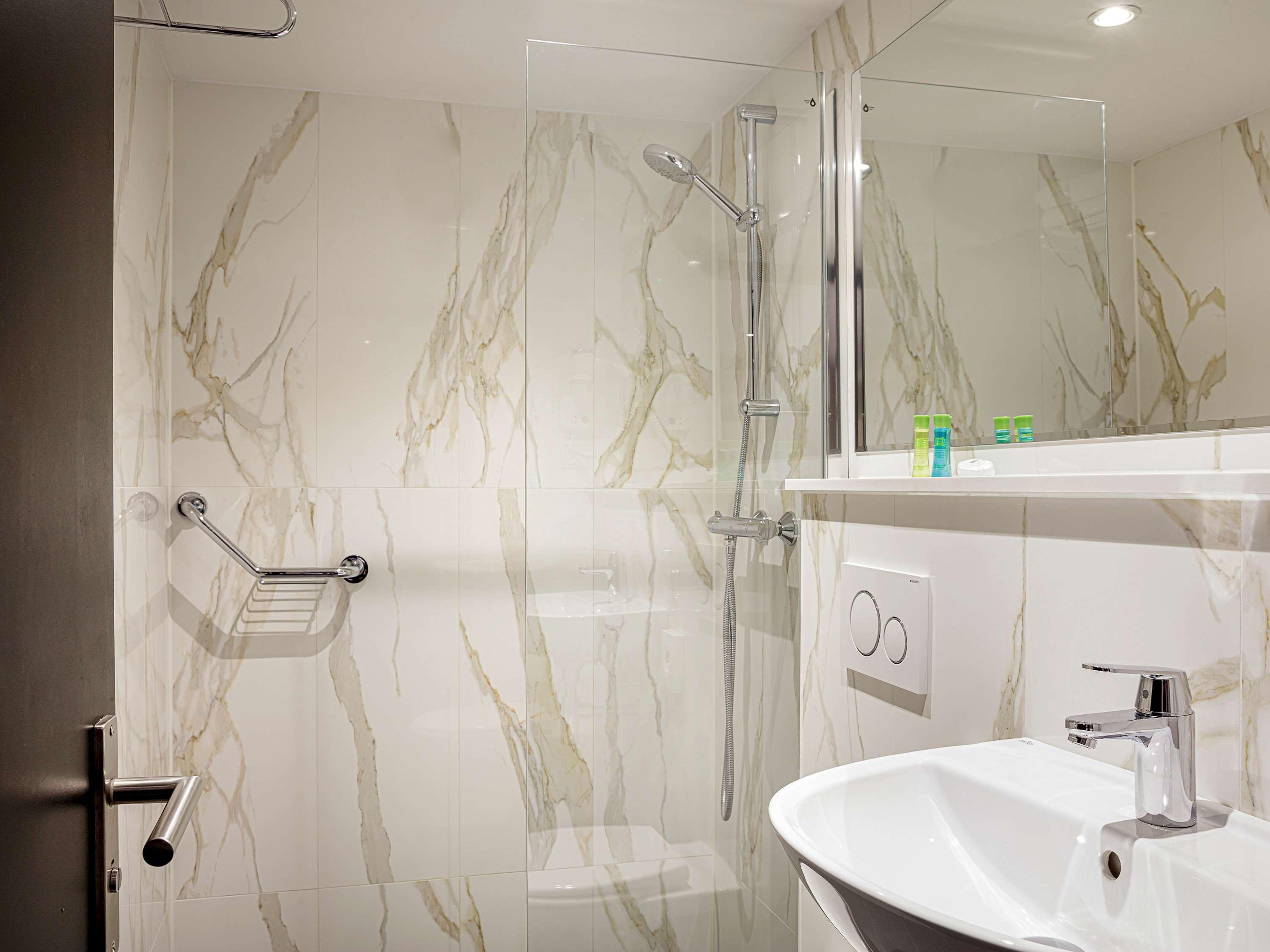 Semi Basement, Family, 3 Beds, Hotel Ibis Styles Amsterdam Amstel 10/10