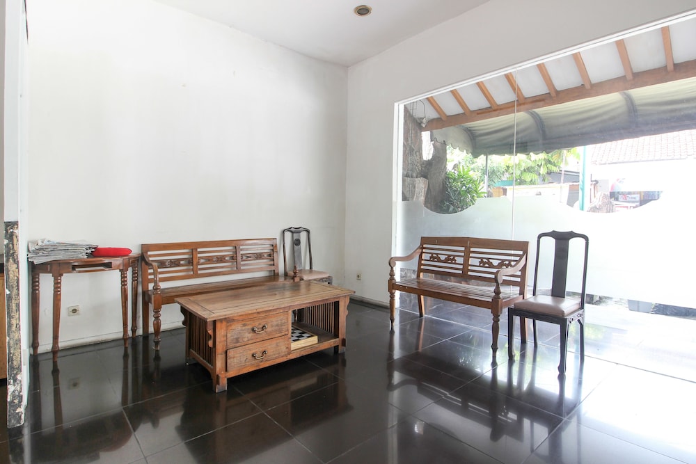 Reddoorz Near Rs Sarjito Yogyakarta 2 28/39