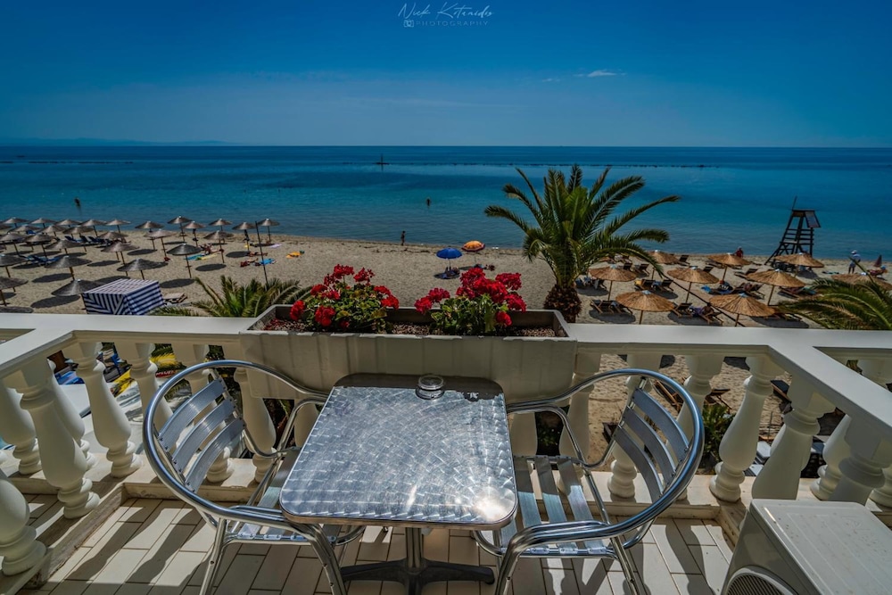 Avra Hotel 39/47