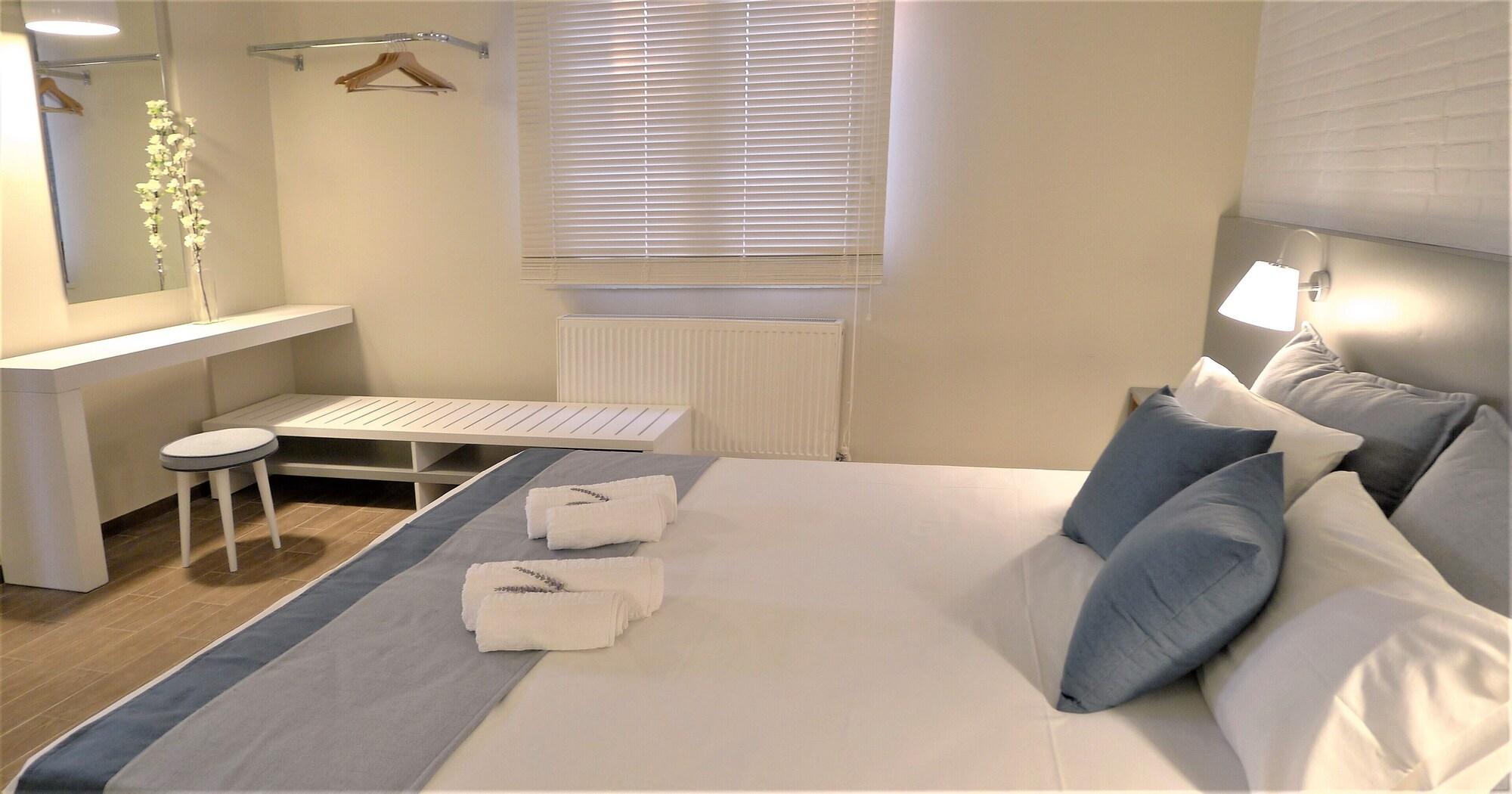 Ampoulos Rooms & Apartments 30/50