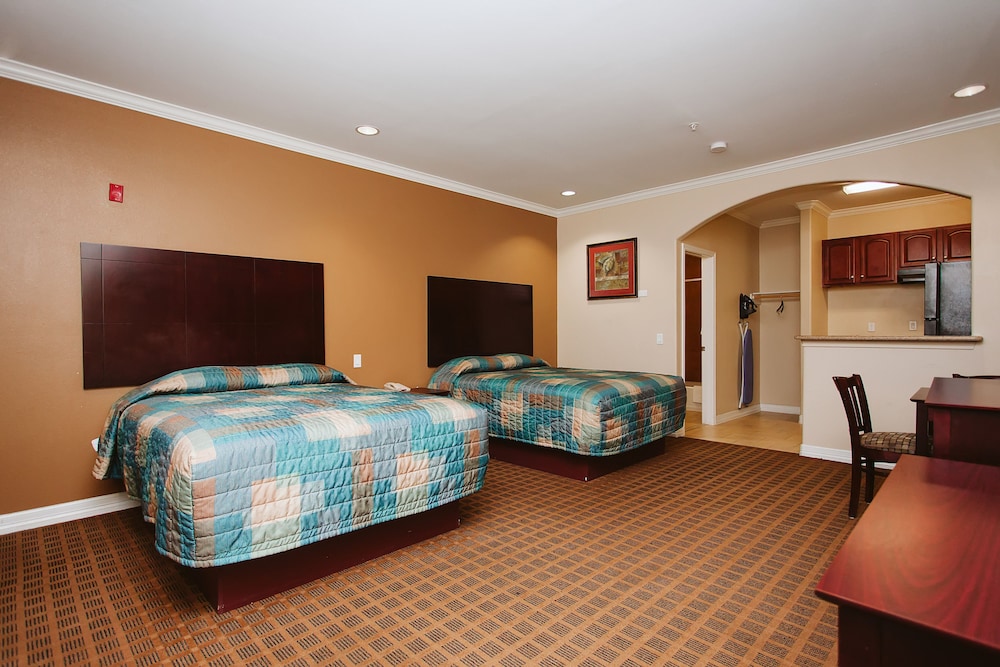 Palace Inn Copperfield 7/24