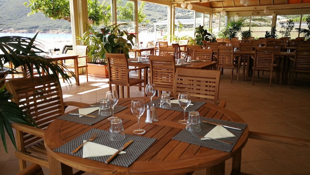 Marina Di Lava Hotel 41/60