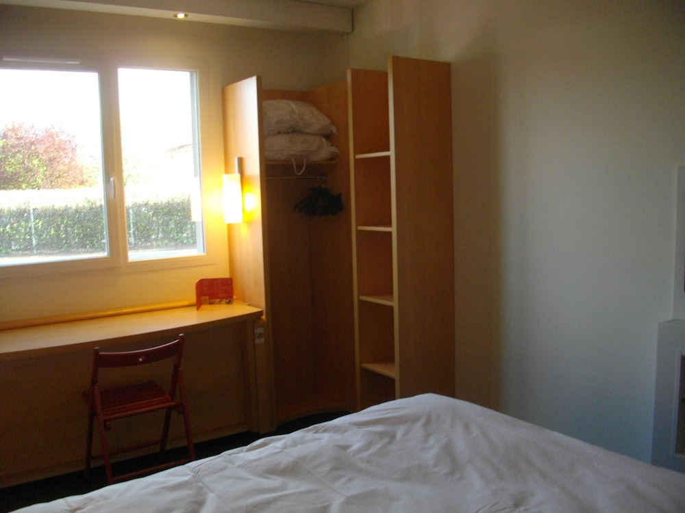 Ibis Issoire 27/57