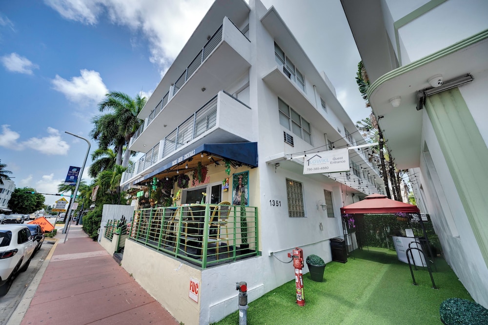 Rock Hostel 3/63