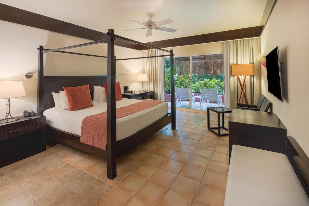 Romance, Privilege, King Bed