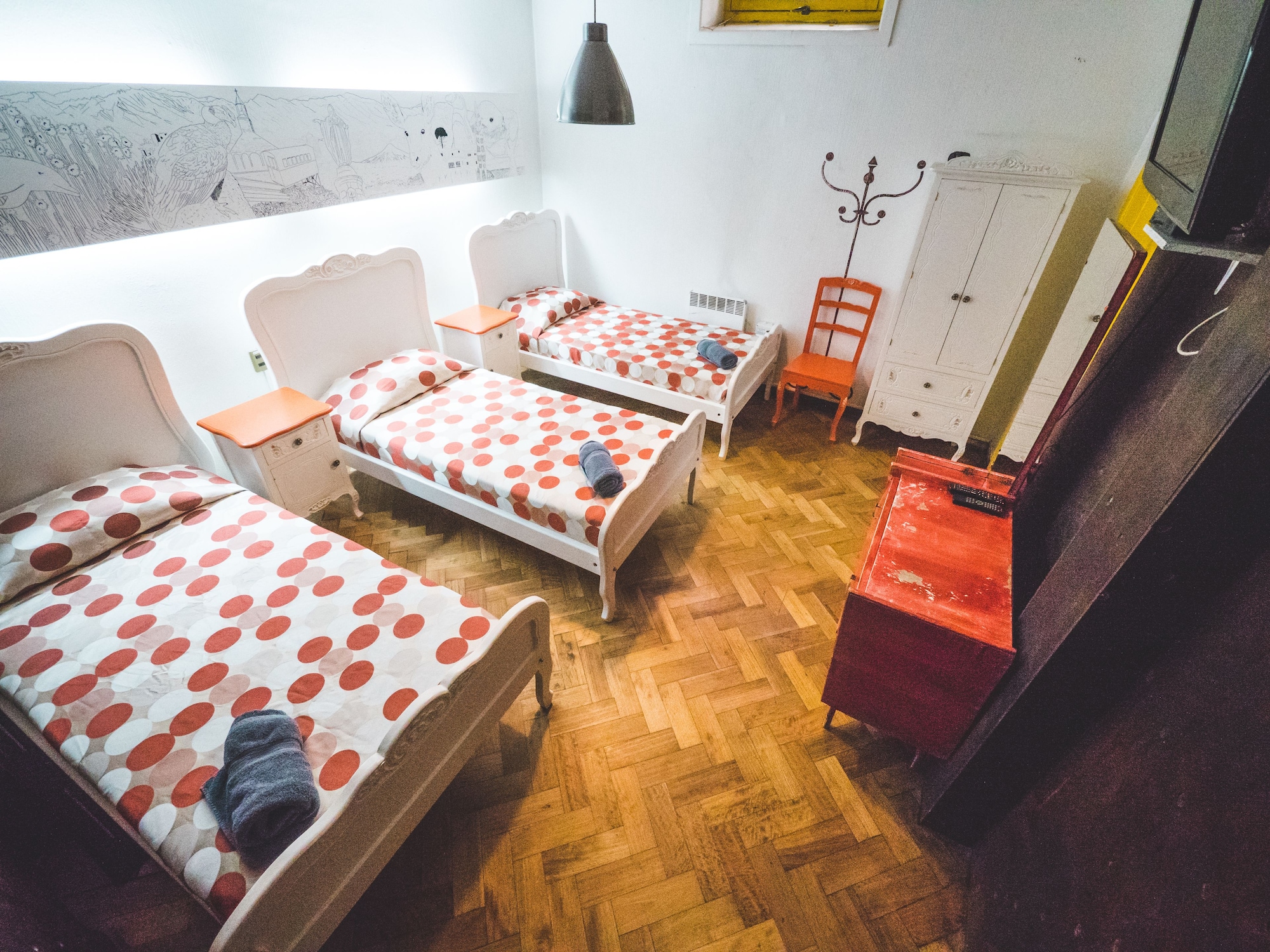 ROOM, SINGLE, PRIVATE BATHROOM