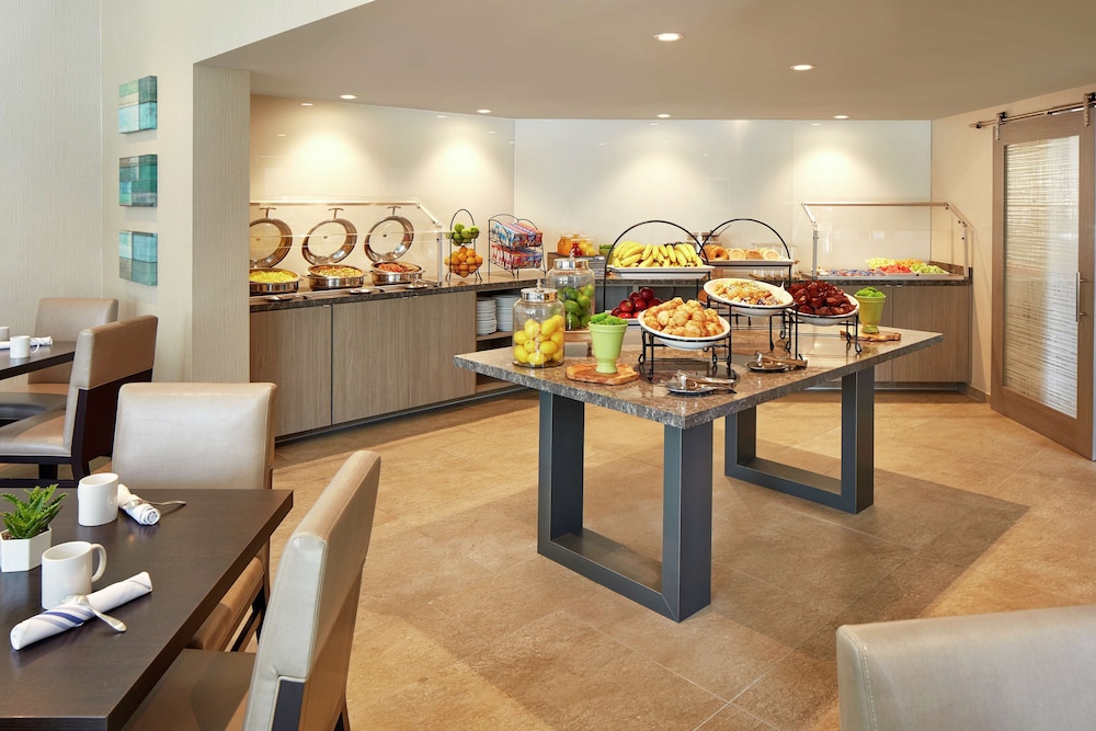 Hilton Garden Inn San Diego Mission Valley Stadium 48/67
