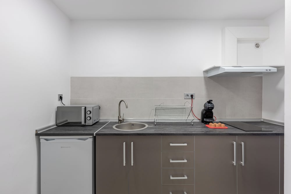 APARTAMENTOS 3000 REALEJO GRANADA CENTRO 1/40